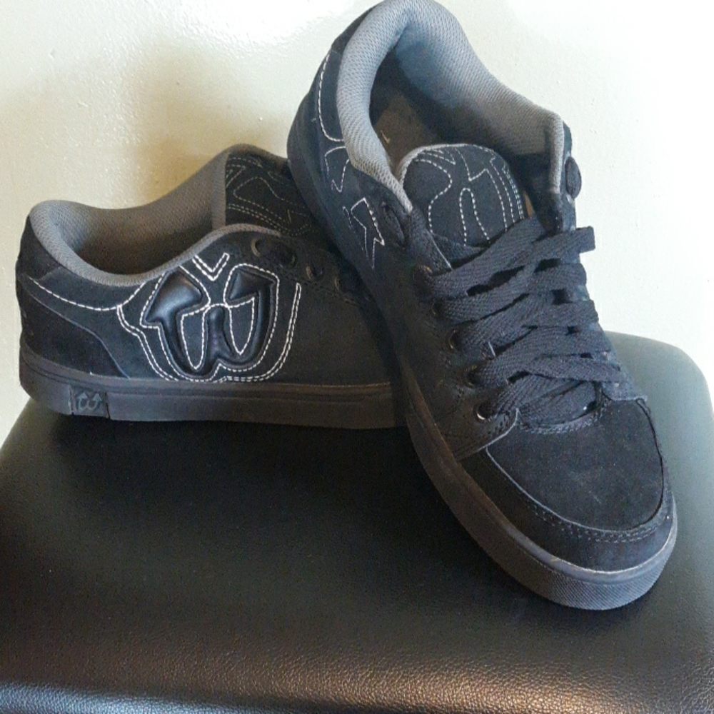 FINAL MARKDOWN! World industries size 10.5